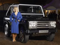 https://game.moais10.com/game/land-rover-defender-svx-slide
