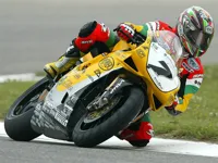 https://game.moais10.com/game/superbike-slide